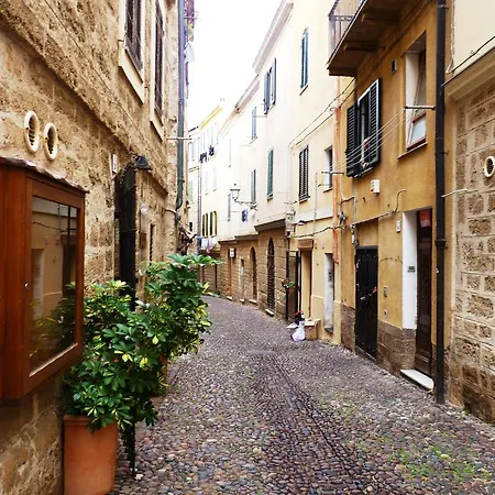 شقة Hillary S Loft Charming Stone In Old Town ألغيرو