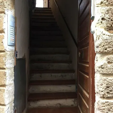 Hillary S Loft Charming Stone In Old Town 아파트 알게로
